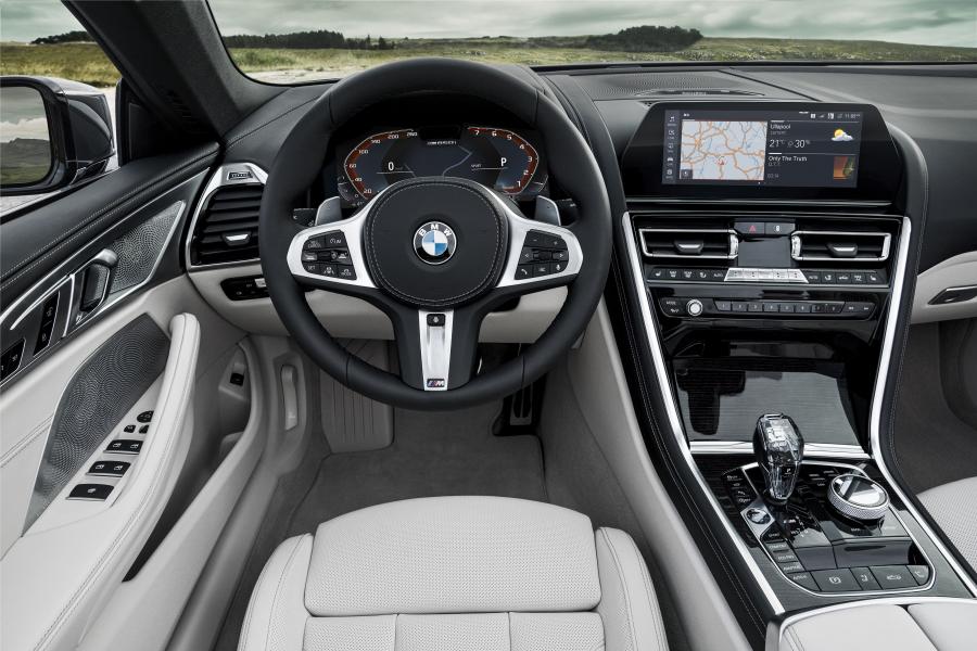 Торпедо BMW M850i xDrive Convertible (G14) 2018 года  (WW) (фото 15 из 183)